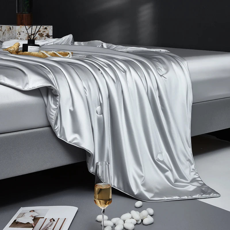 Couverture lit en soie silver 1