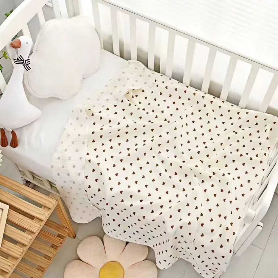 Couverture bébé en tissu cœur 1