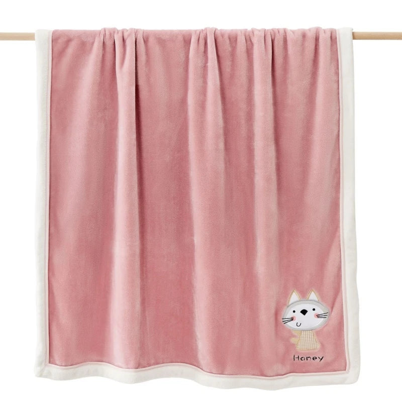 Couverture brodée pour bébé chat