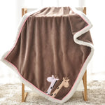 Couverture brodée pour bébé - Vignette | Cosycovers