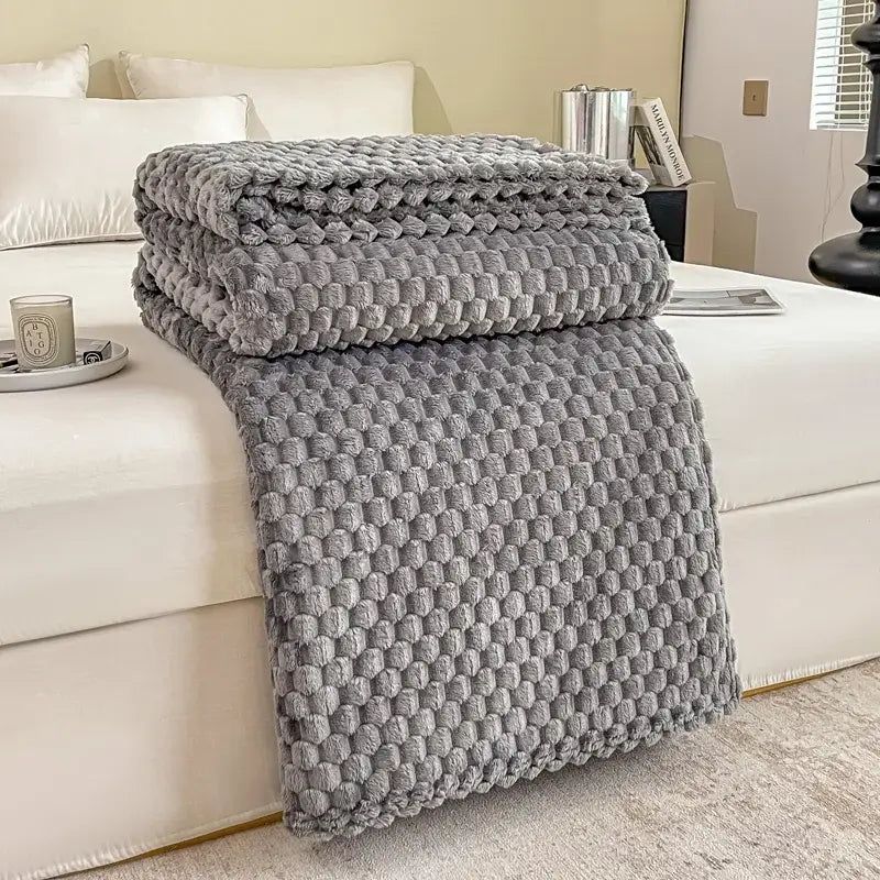 Image of Couverture canapé en velours gris clair style cosy – intérieur chaleureux