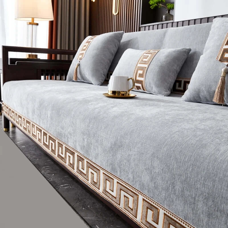 Image of Couverture canapé à rayures gris clair design – plaid décoratif et confortable