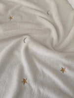 Couverture bébé en polaire brodée - Vignette | Cosycovers