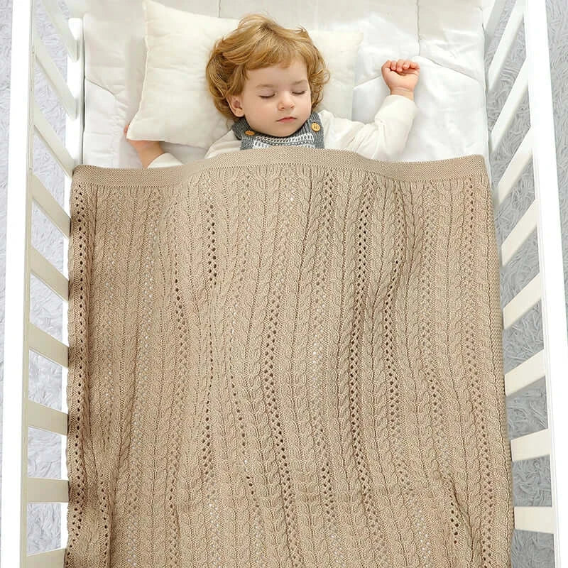 Image of Couverture en tricot pour bébé kaki – confort et sécurité bébé