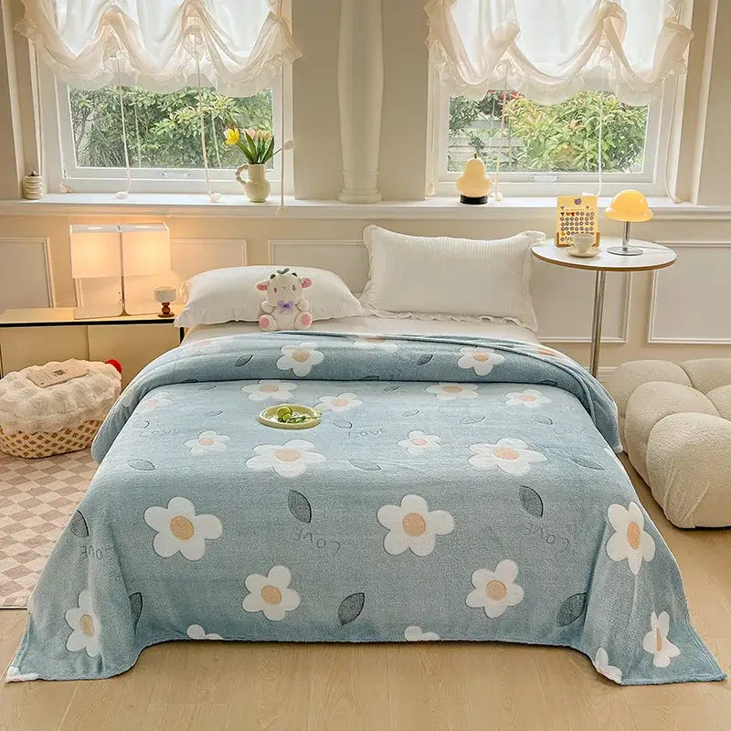 Image of Couverture en velours pour enfant avec motif de fleurs, douce et confortable pour le lit d'un enfant.
