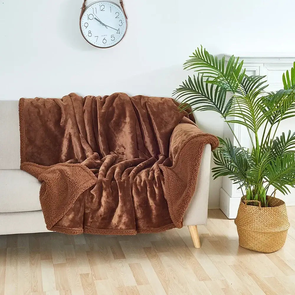 Couverture lit en shaggy marron