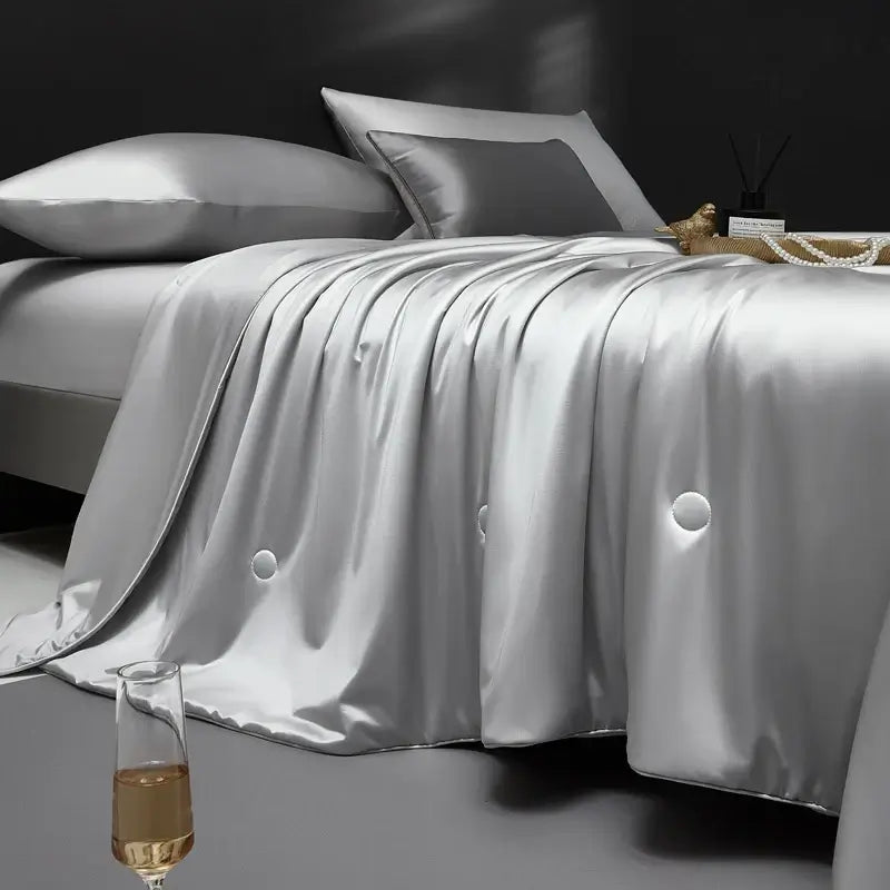 Image of Couverture lit en soie silver 3