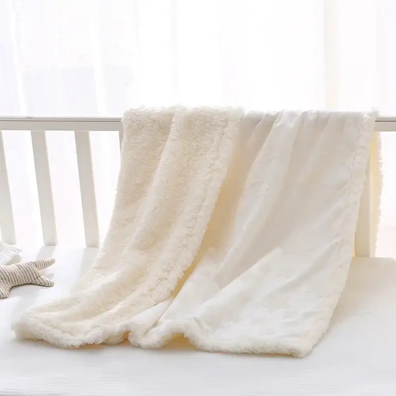 Couverture lit pour bébé blanc – douceur pour nouveau-né