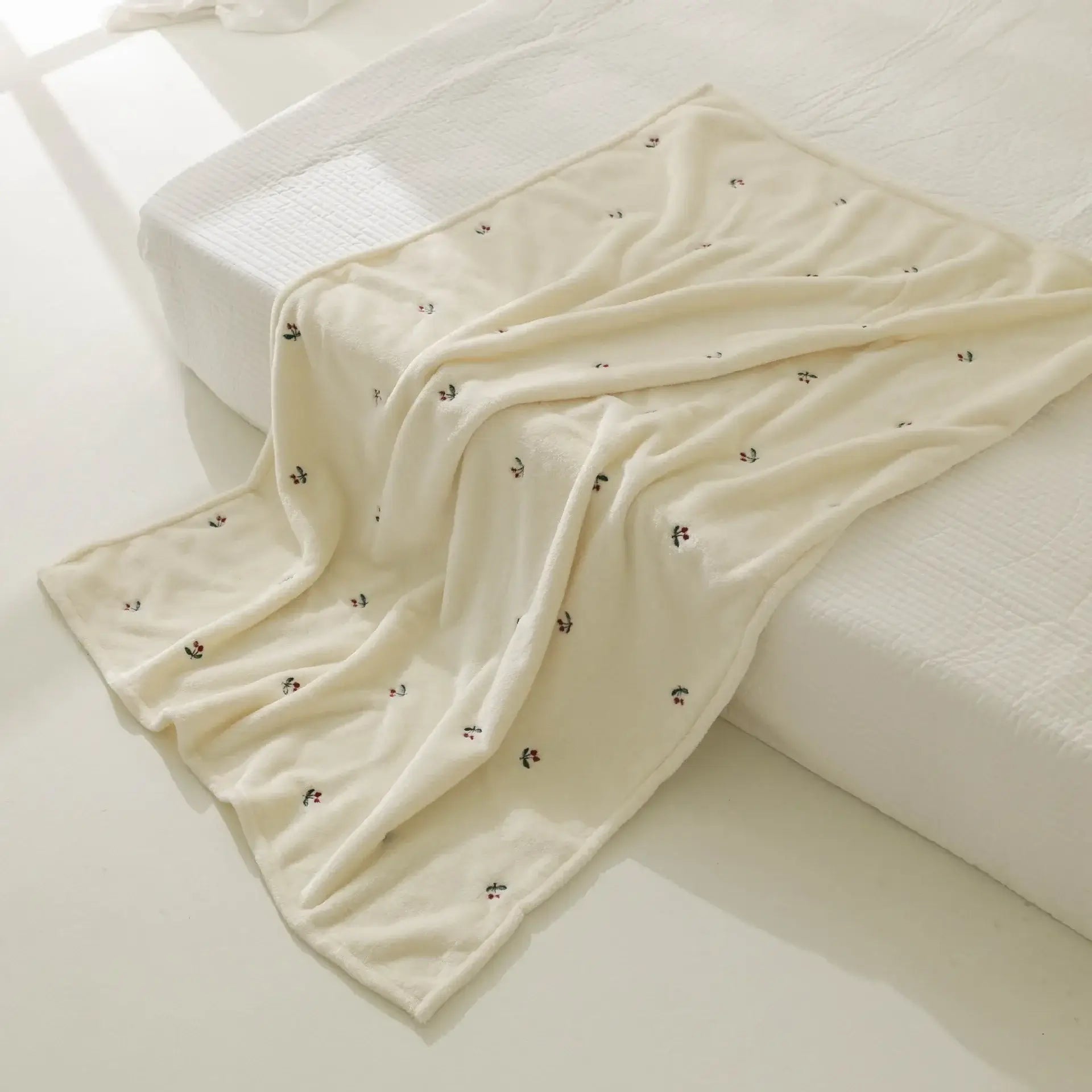 Couverture polaire pour bébé cerise