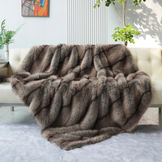 Couverture en fausse fourrure